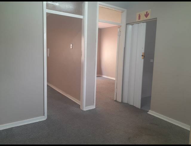 54M² OFFICE TO LET IN STAMFORD HILL